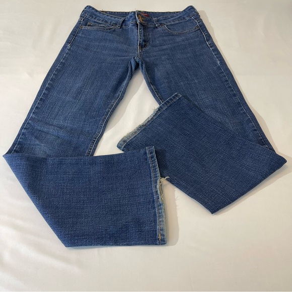 Levi's Denim - LEVIS 526 SLENDER BOOT CUT SIZE 10 M , GOOD CONDITION, PREOWNED FRAYED HEM